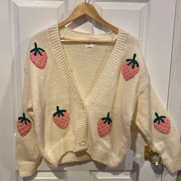 BNWT Luna Ivy Strawberry Crochet Cardigan Sweater - Picture 1 of 5